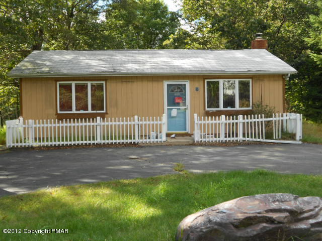 1057 Pine Ridge Bushkill, PA 18324 - Photo 1 of 4 Front View