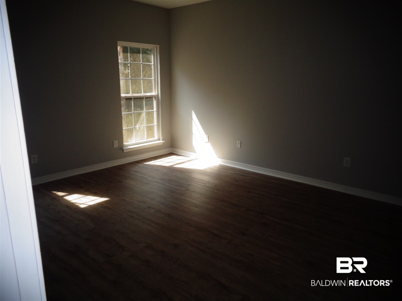 27020 Lake Road Orange Beach, AL 36561 - Photo 26 of 30 Master Bedroom, 16x14. New floor.