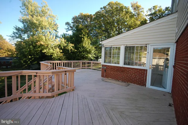 $500,000 | 10006 Hunter Street, Fairfax, VA 22031