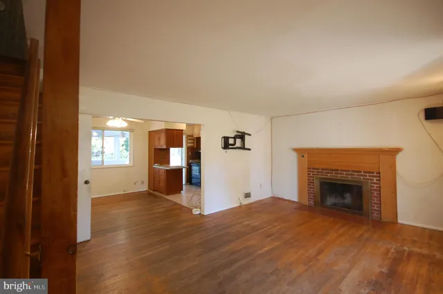 $500,000 | 10006 Hunter Street, Fairfax, VA 22031