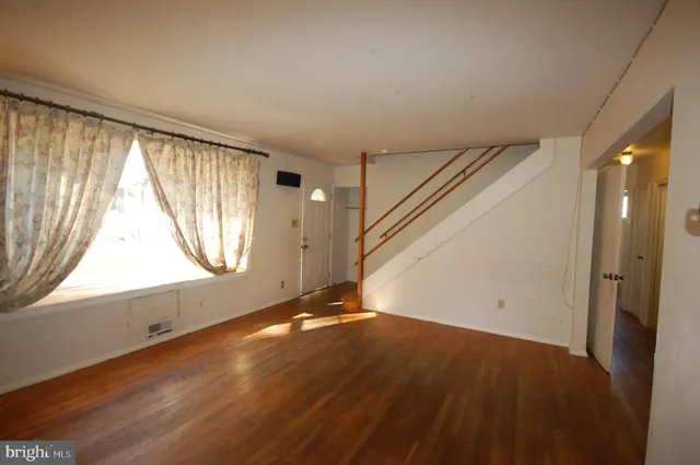 $500,000 | 10006 Hunter Street, Fairfax, VA 22031