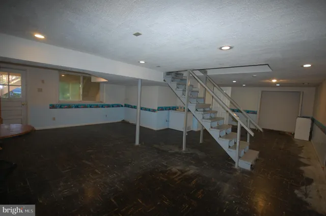 $500,000 | 10006 Hunter Street, Fairfax, VA 22031