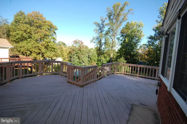 $500,000 | 10006 Hunter Street, Fairfax, VA 22031