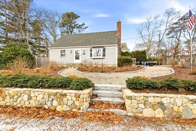 $1,999,999 | 197 Monomoscoy Road, Mashpee, MA 02649