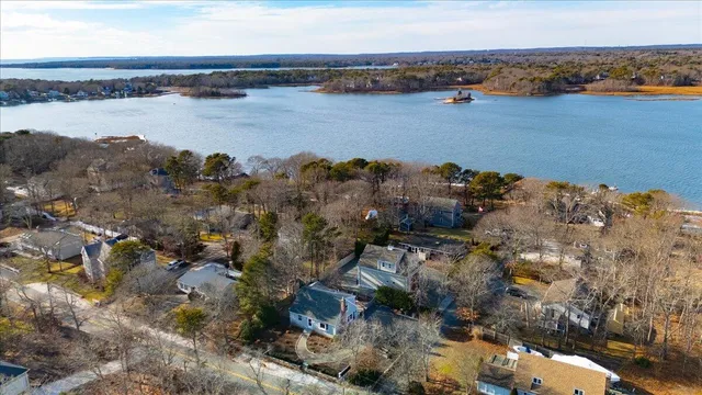 $1,999,999 | 197 Monomoscoy Road, Mashpee, MA 02649