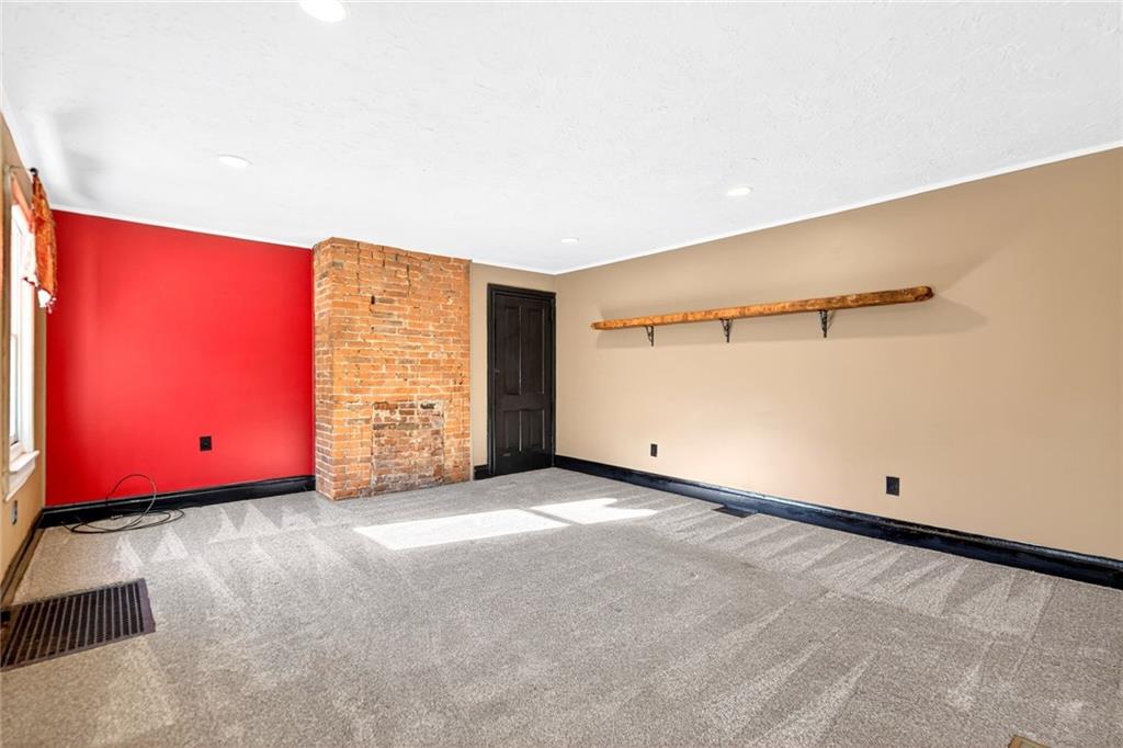 603 Boston Hollow Road Elizabeth, PA 15037 - Photo 6 of 50 Living Room pic 1