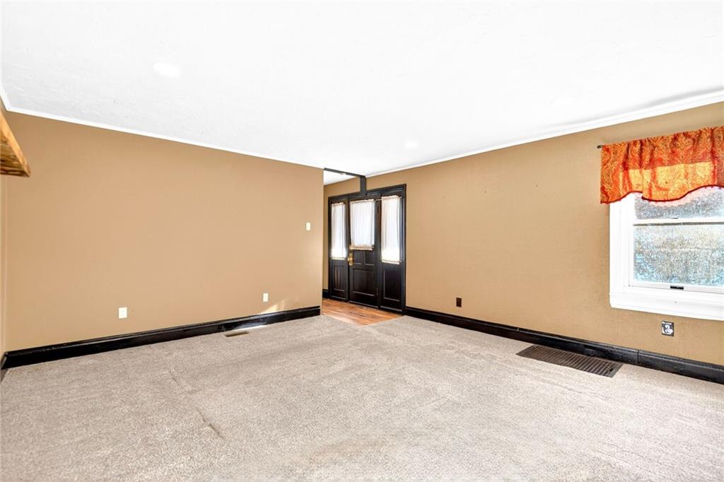 603 Boston Hollow Road Elizabeth, PA 15037 - Photo 8 of 50 Living Room pic 3