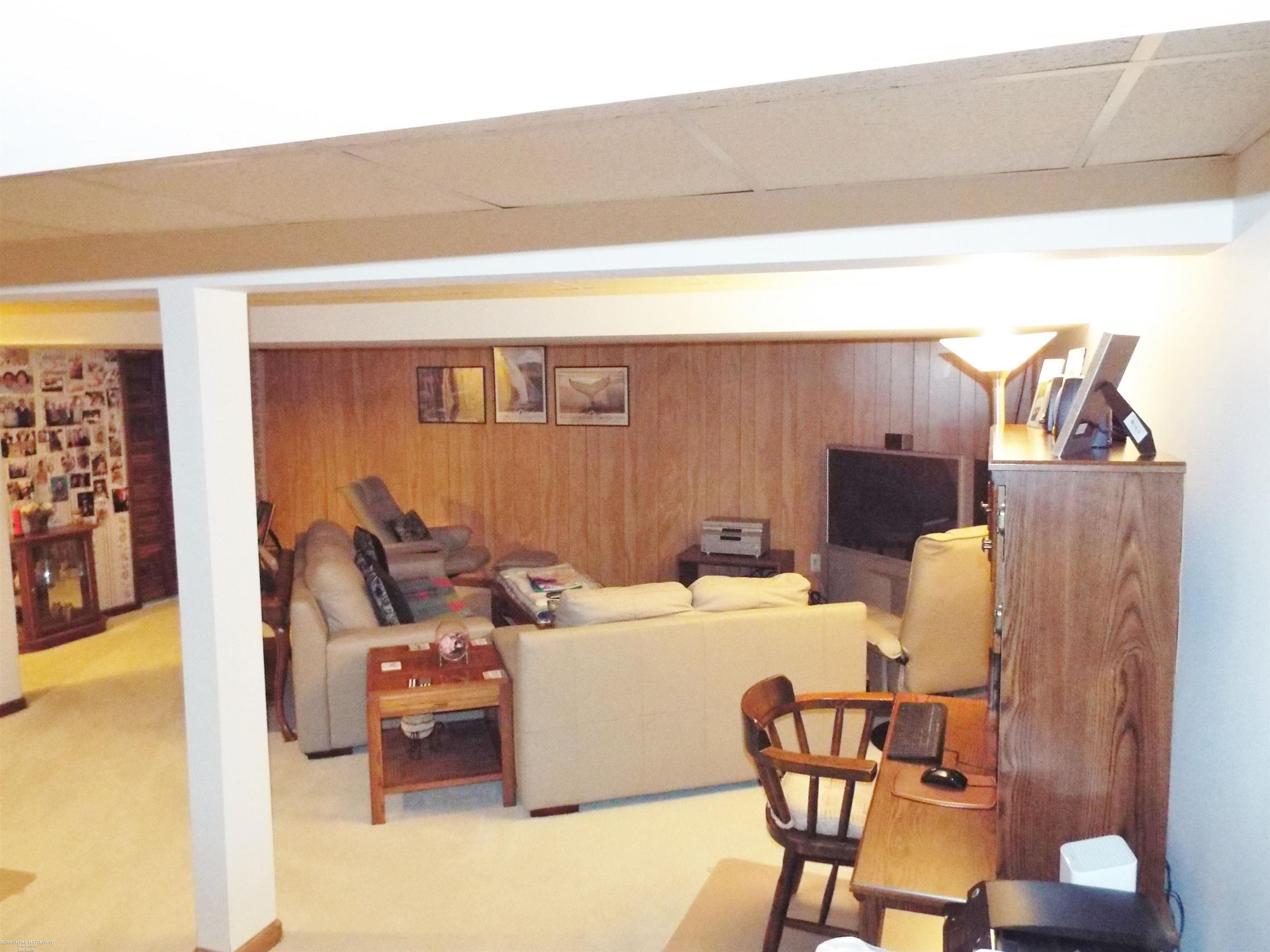 1882 Jenny Lane Rochester, MI 48309 - Photo 30 of 42 50092530-29.JPG