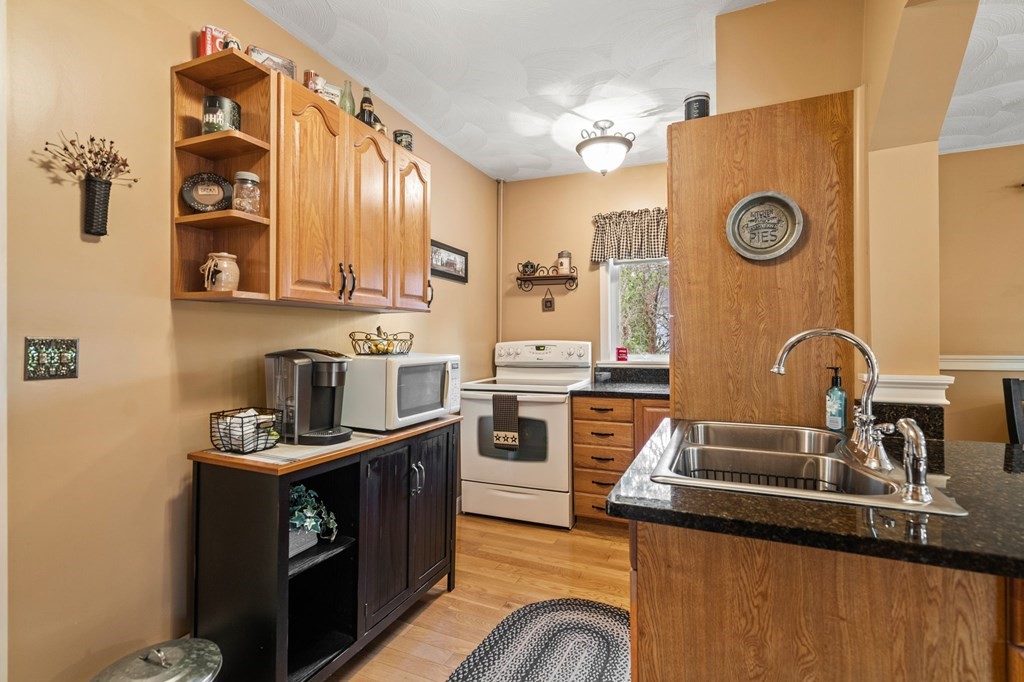 25 Thayer Street Methuen, MA 01844 - Photo 12 of 42