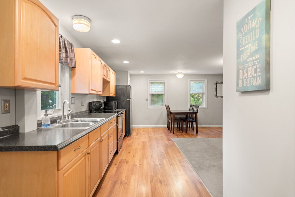 25 Thayer Street Methuen, MA 01844 - Photo 32 of 42