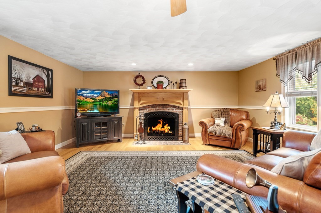 25 Thayer Street Methuen, MA 01844 - Photo 7 of 42