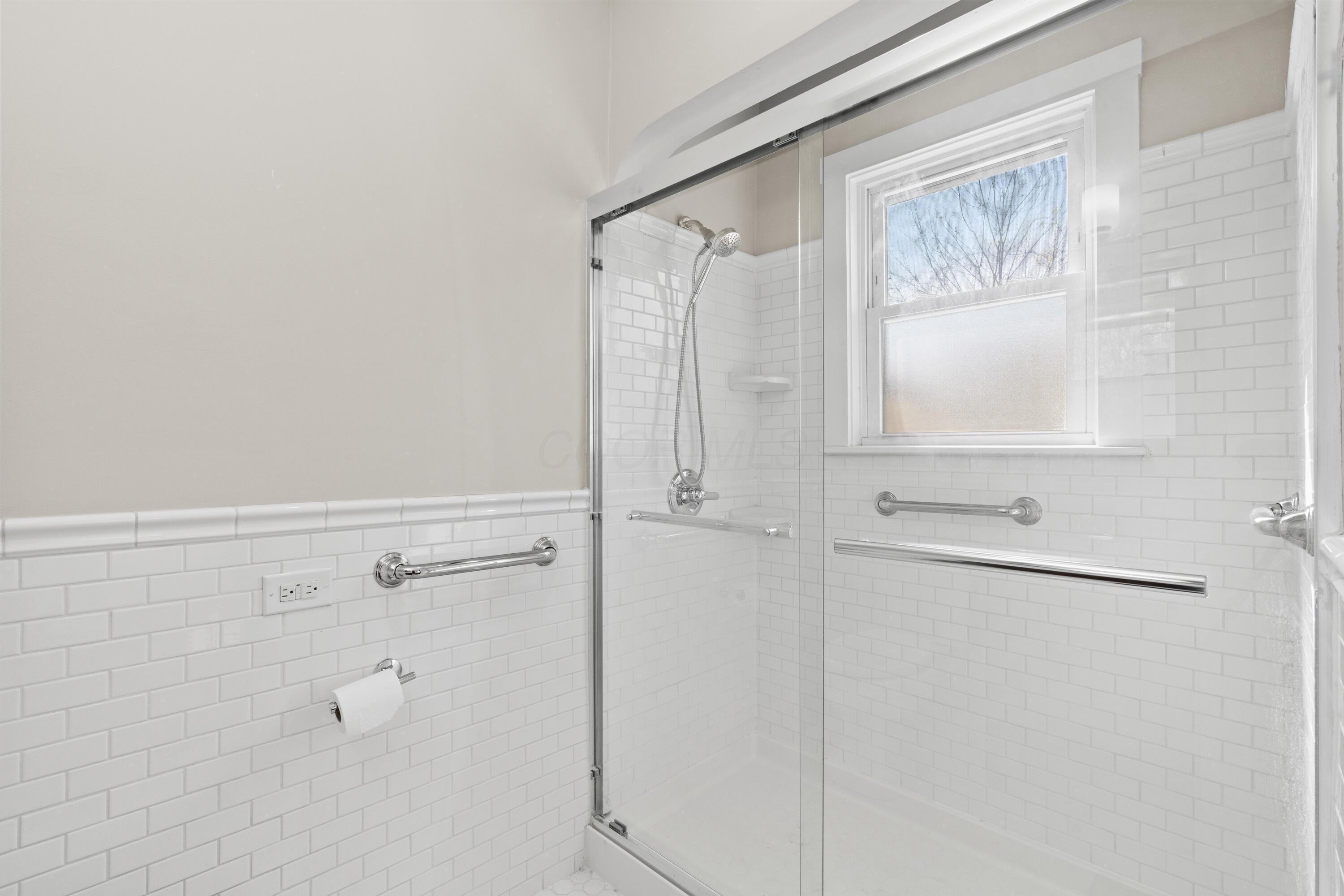 135 Pomeroy Road Athens, OH 45701 - Photo 20 of 42 First Floor Bathroom