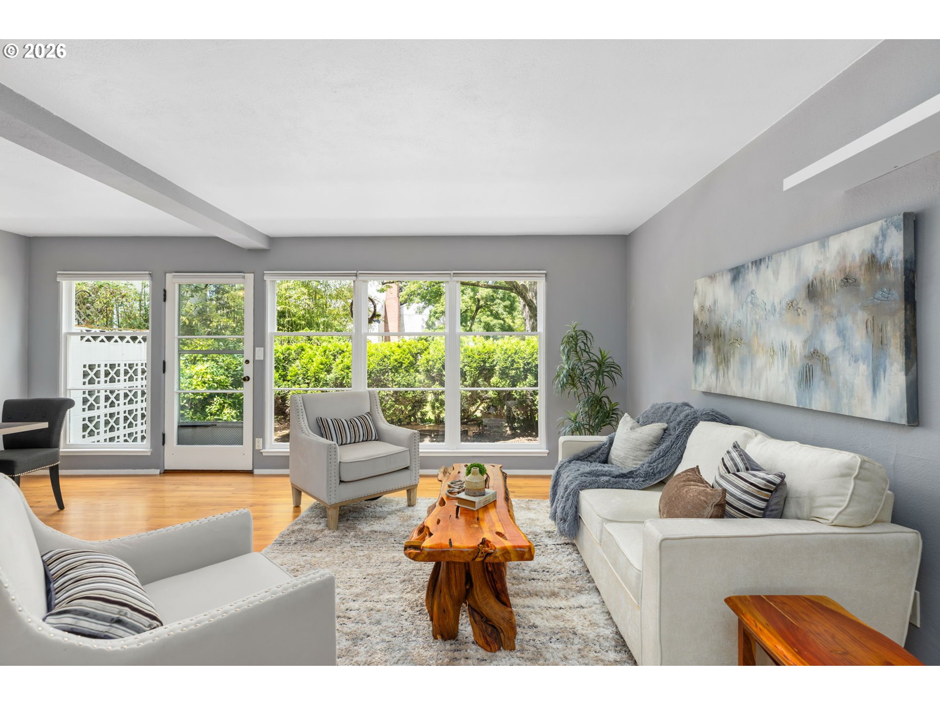 6811 Northeast Broadway Portland, OR 97213 - Photo 2 of 23 Living Room