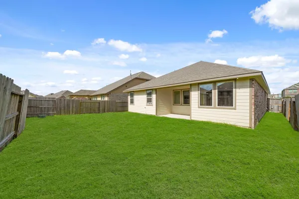$2,500 | 2643 Westward Hl Drive, Fresno, TX 77545