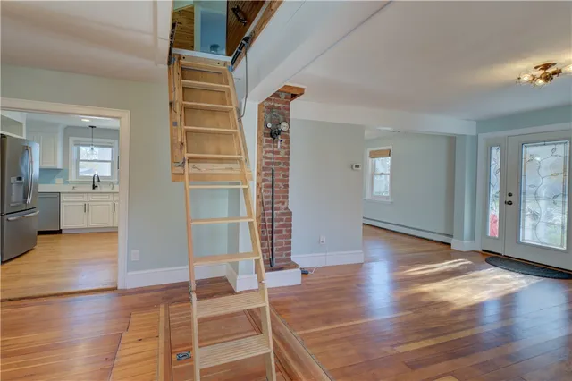 $479,000 | 333 Greenwood Avenue, Warwick, RI 02886