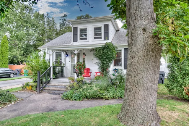 $479,000 | 333 Greenwood Avenue, Warwick, RI 02886