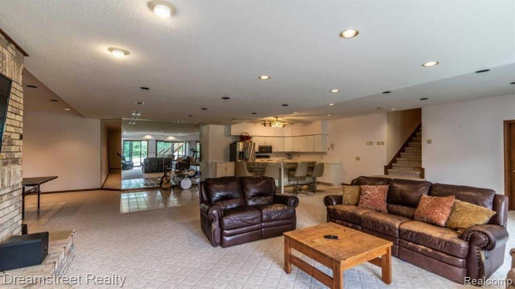 3720 Prospect Road Ann Arbor, MI 48105 - Photo 37 of 74 P1.jpg
