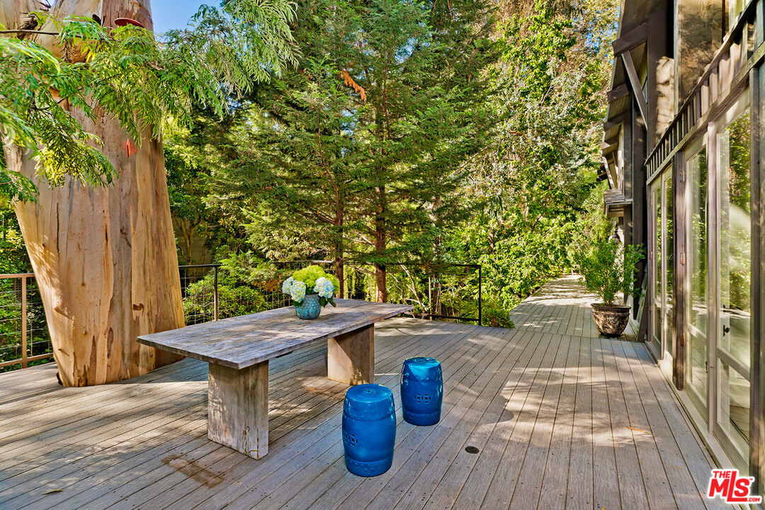 689 Brooktree Road Santa Monica, CA 90402 - Photo 5 of 32 a view of outdoor space yard and patio