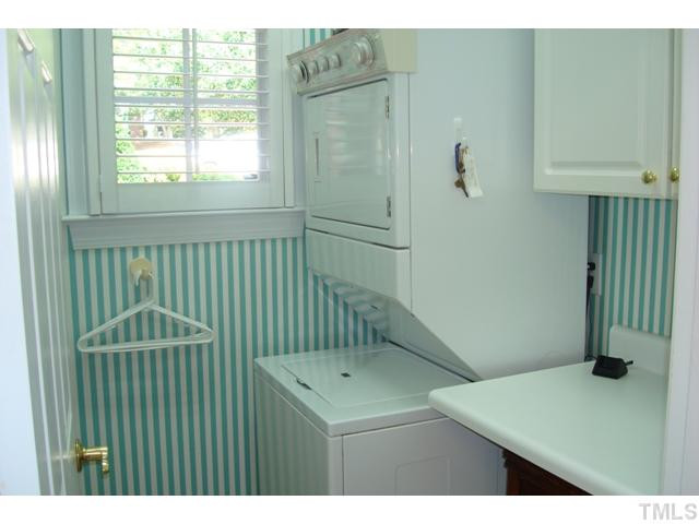 3357 Ridgecrest Court Raleigh, NC 27607 - Photo 8 of 25 Photo 8