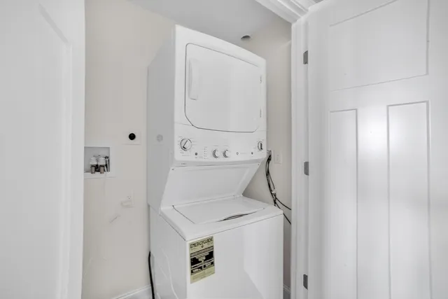 $1,925 | 127 Centre Street, Unit 405, Brockton, MA 02302