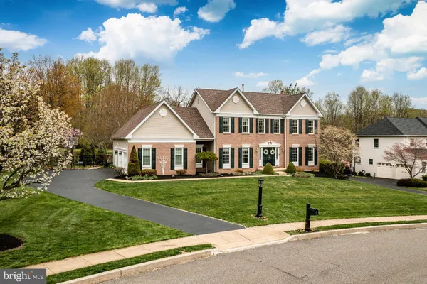 $995,000 | 5 Country Run, Thornton, PA 19373