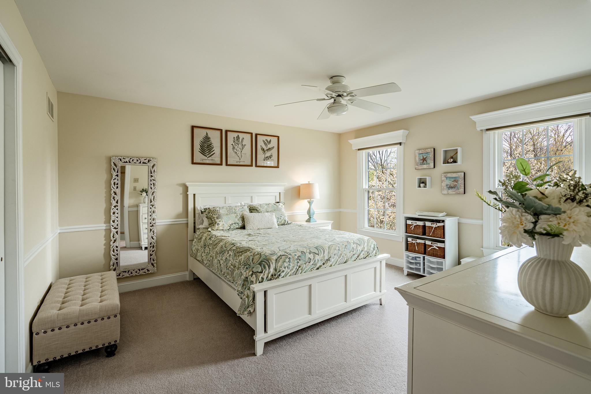 5 Country Run Thornton, PA 19373 - Photo 25 of 50 a spacious bedroom with a bed and a couch
