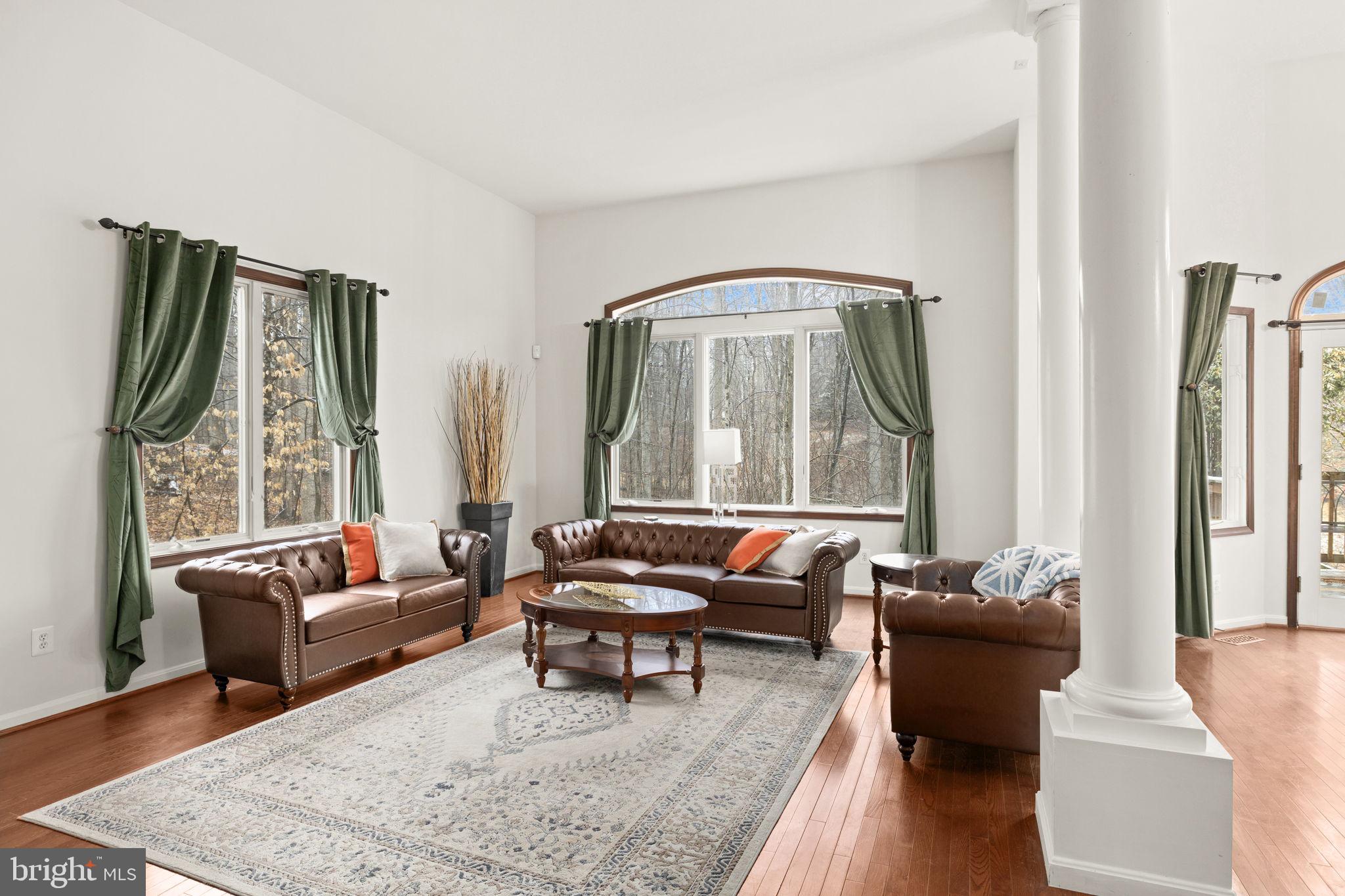 8701 Sinclair Mill Road Manassas, VA 20112 - Photo 17 of 130 Living area