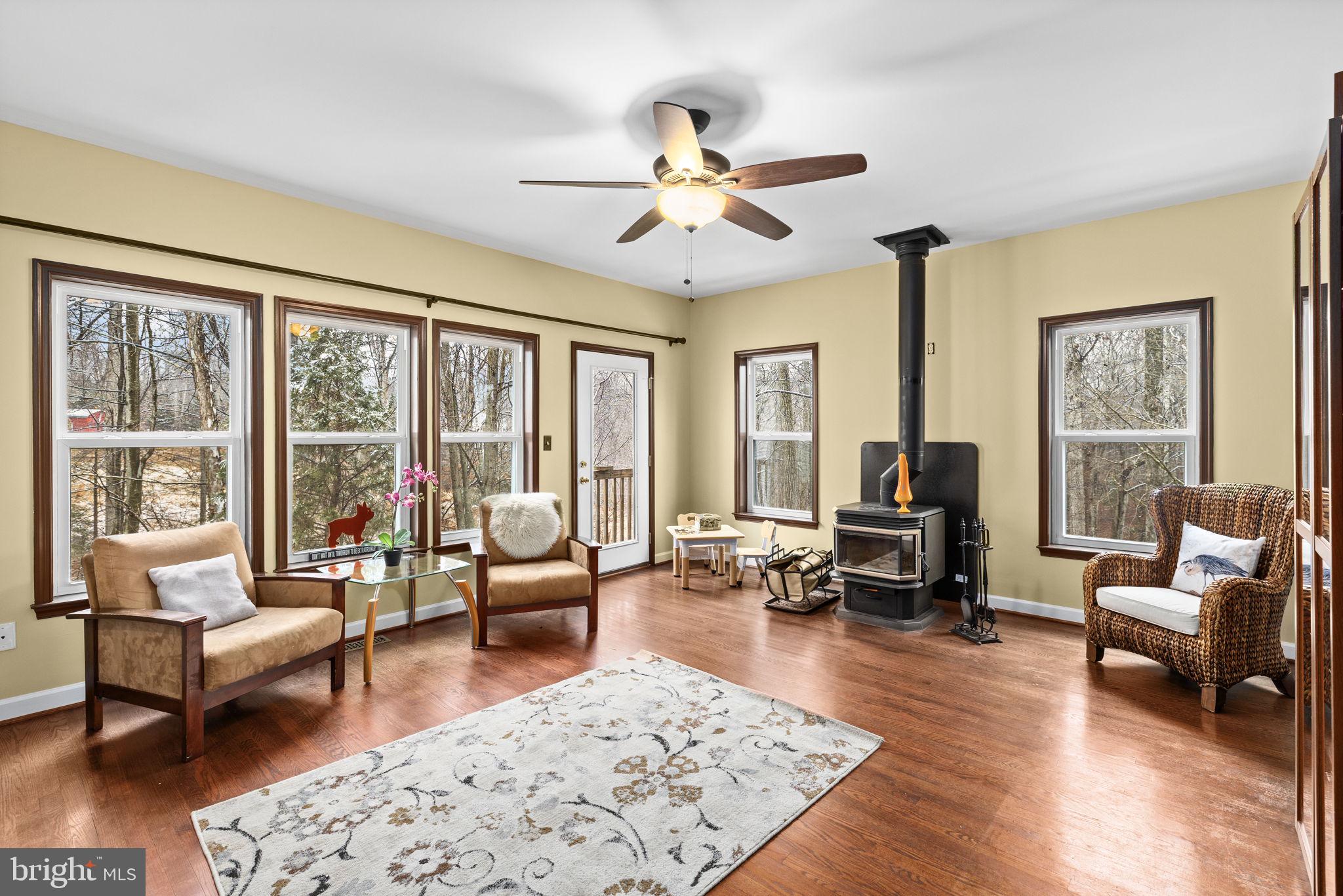 8701 Sinclair Mill Road Manassas, VA 20112 - Photo 33 of 130 Main level Living area