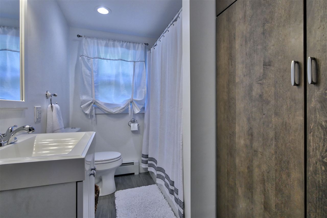 68 Lawrence Road Salem, NH 03079 - Photo 11 of 28