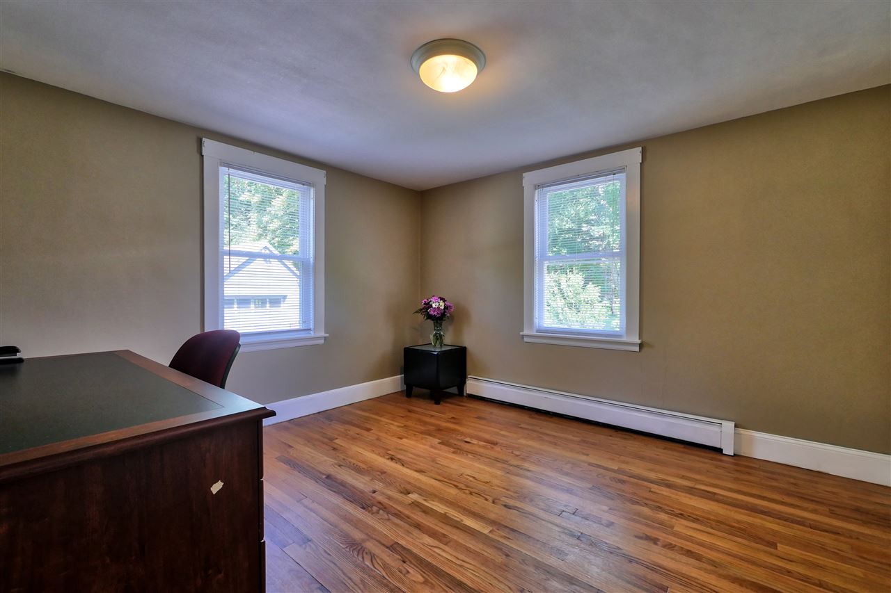 68 Lawrence Road Salem, NH 03079 - Photo 12 of 28