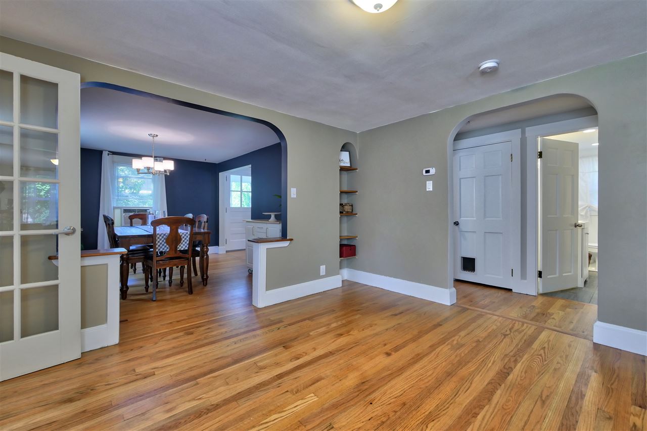 68 Lawrence Road Salem, NH 03079 - Photo 3 of 28