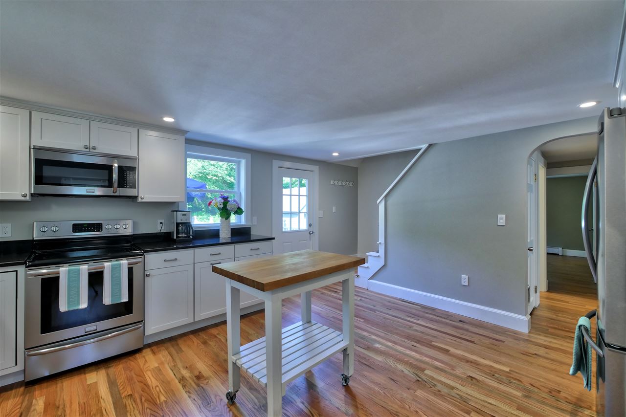 68 Lawrence Road Salem, NH 03079 - Photo 6 of 28