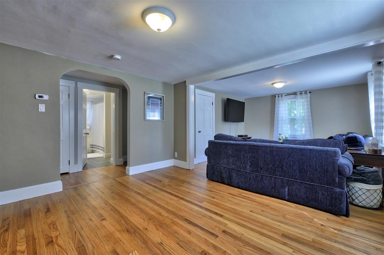68 Lawrence Road Salem, NH 03079 - Photo 7 of 28