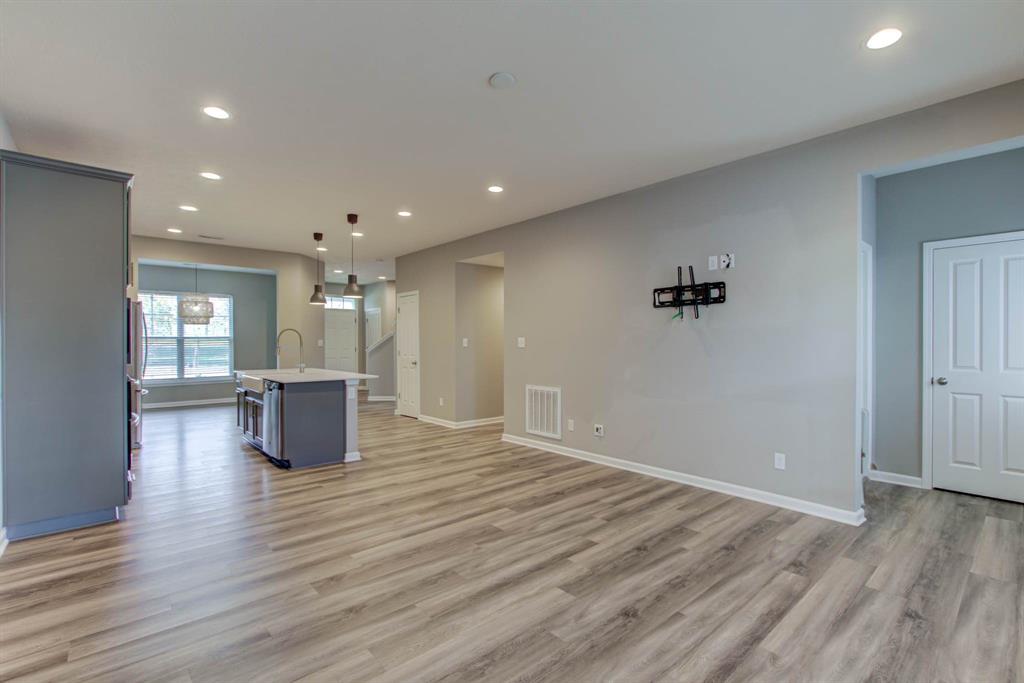 147 Steeples Boulevard Indianapolis, IN 46222 - Photo 11 of 35