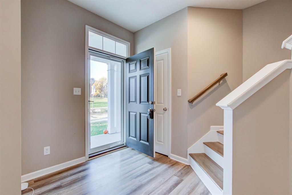 147 Steeples Boulevard Indianapolis, IN 46222 - Photo 2 of 35