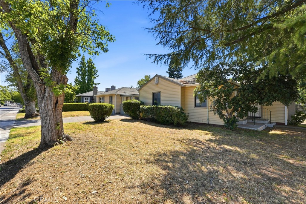 1002 Lochbrae Road Sacramento, CA 95815 - Photo 1 of 9