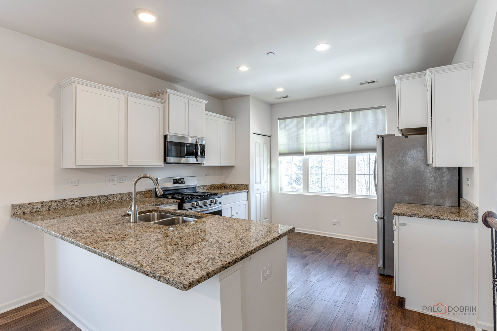 8548 Grove Street Morton Grove, IL 60053 - Photo 11 of 26