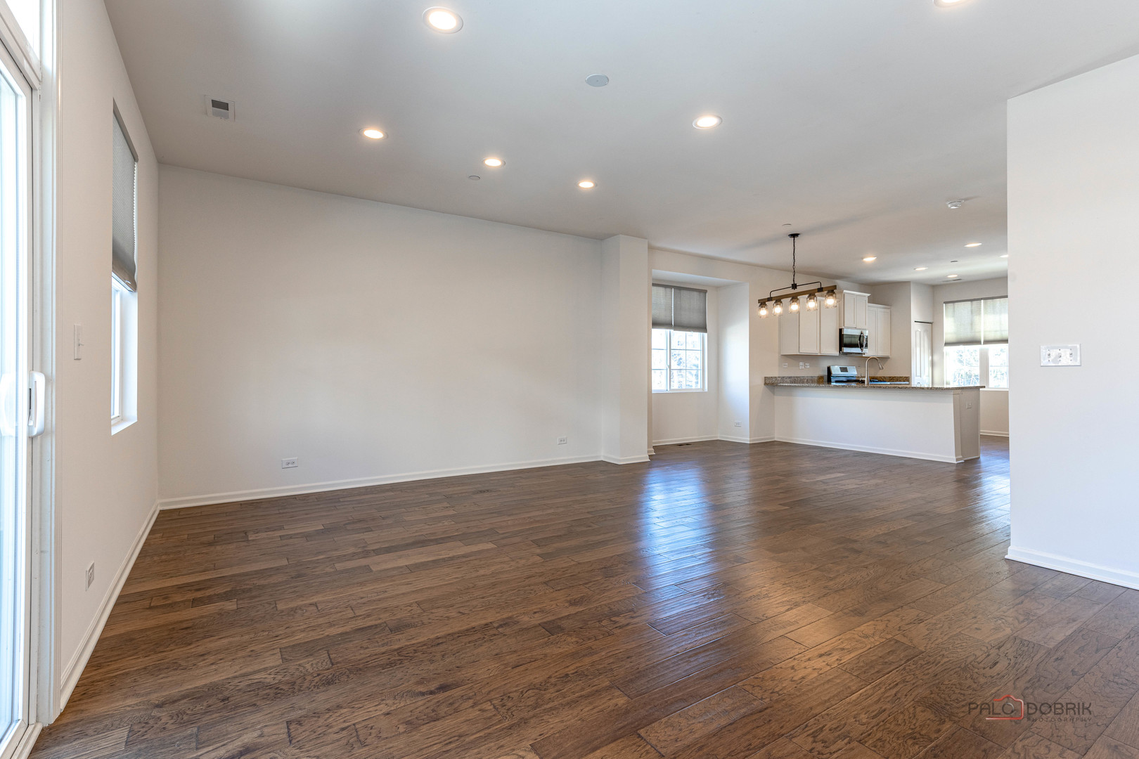 8548 Grove Street Morton Grove, IL 60053 - Photo 5 of 26