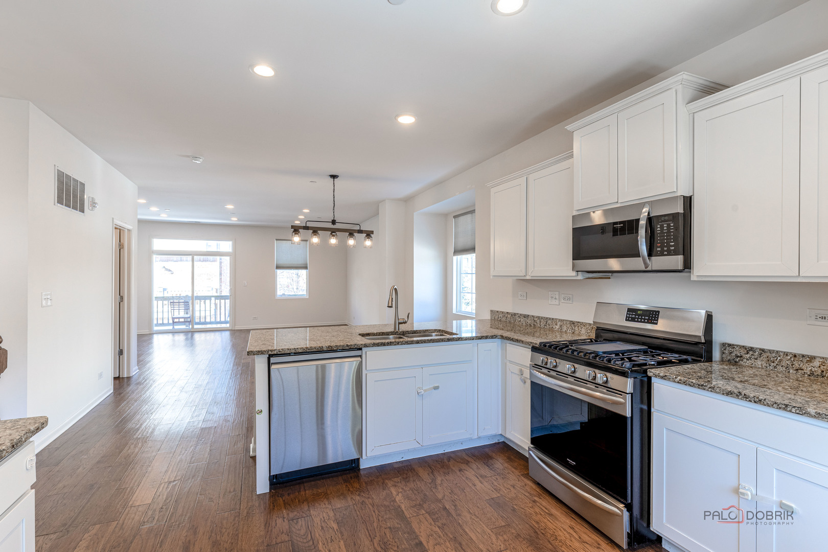 8548 Grove Street Morton Grove, IL 60053 - Photo 10 of 26