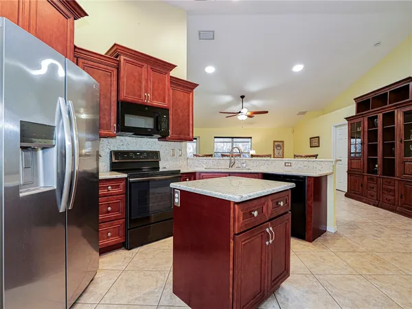 $3,600 | 865 Beard Avenue, Sebastian, FL 32958