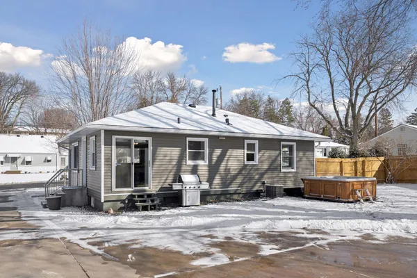 $350,000 | 185 Loretto Street, Loretto, MN 55357