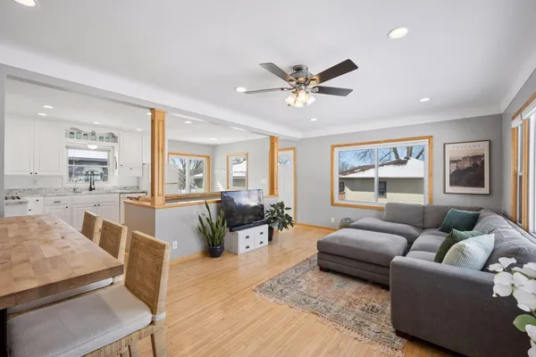 $350,000 | 185 Loretto Street, Loretto, MN 55357