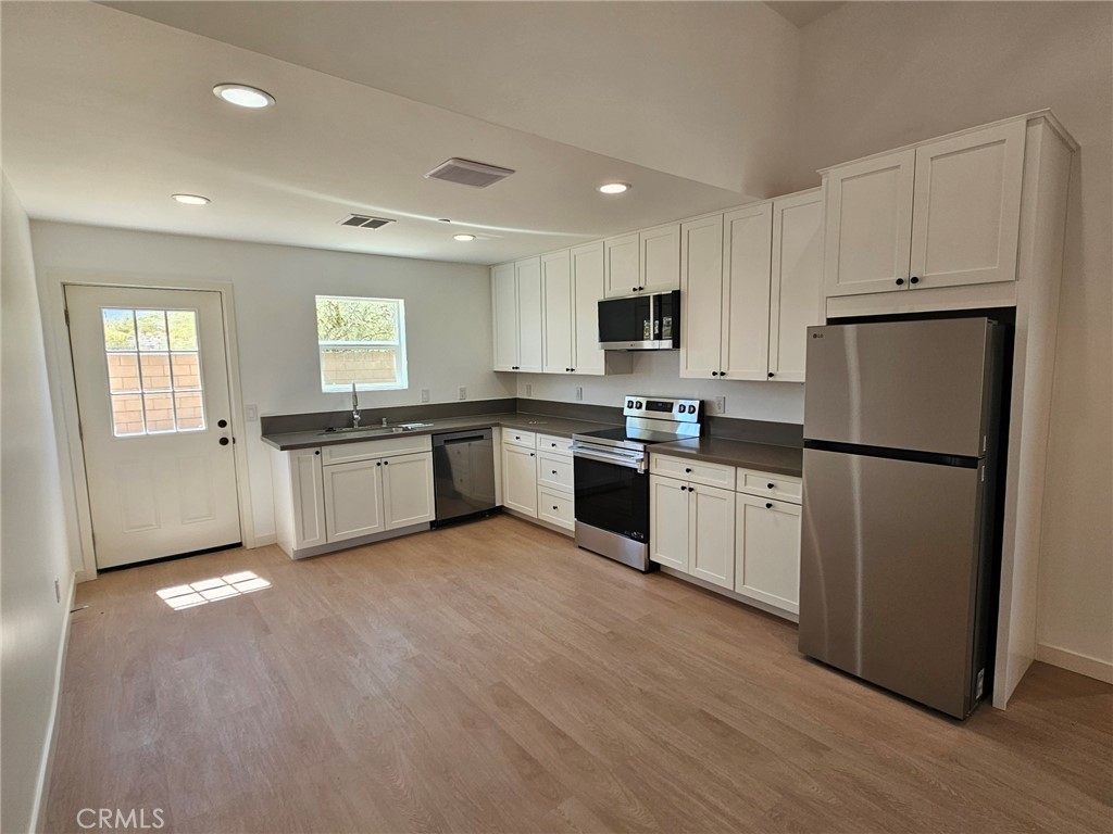 73369 Corbin Road Twentynine Palms, CA 92277 - Photo 7 of 56