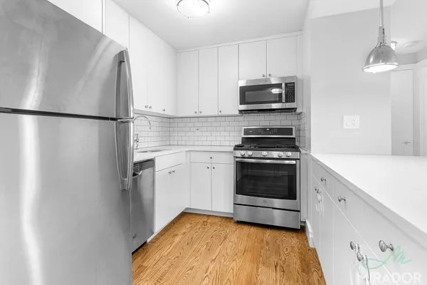 $6,300 | 330 East 39th Street, Unit 25D | Murray Hill