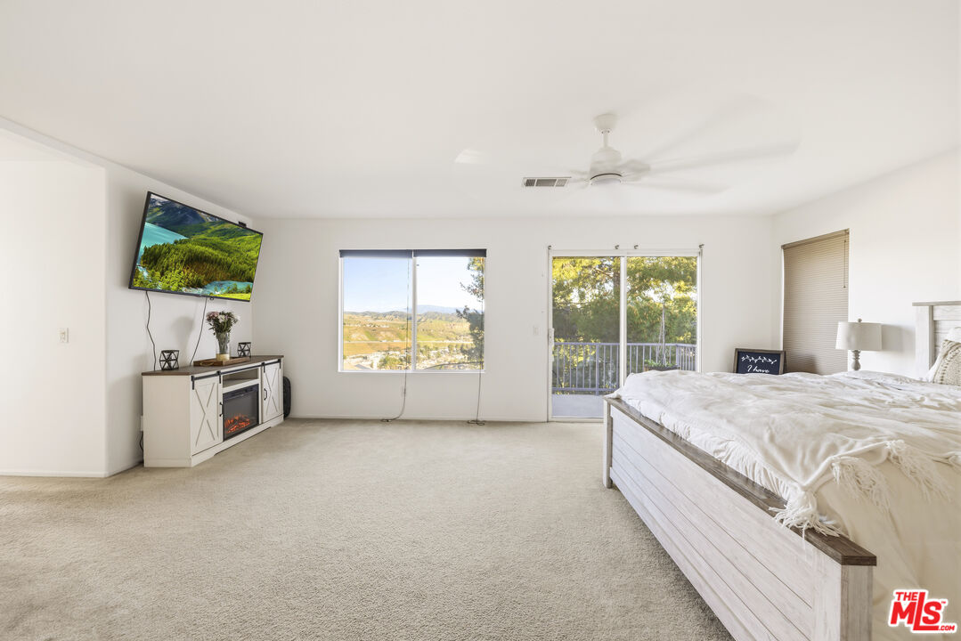 32610 Ridge Top Lane Castaic, CA 91384 - Photo 36 of 50