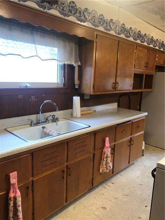 222 James Street Springdale, PA 15144 - Photo 3 of 18 Gallery Image 3