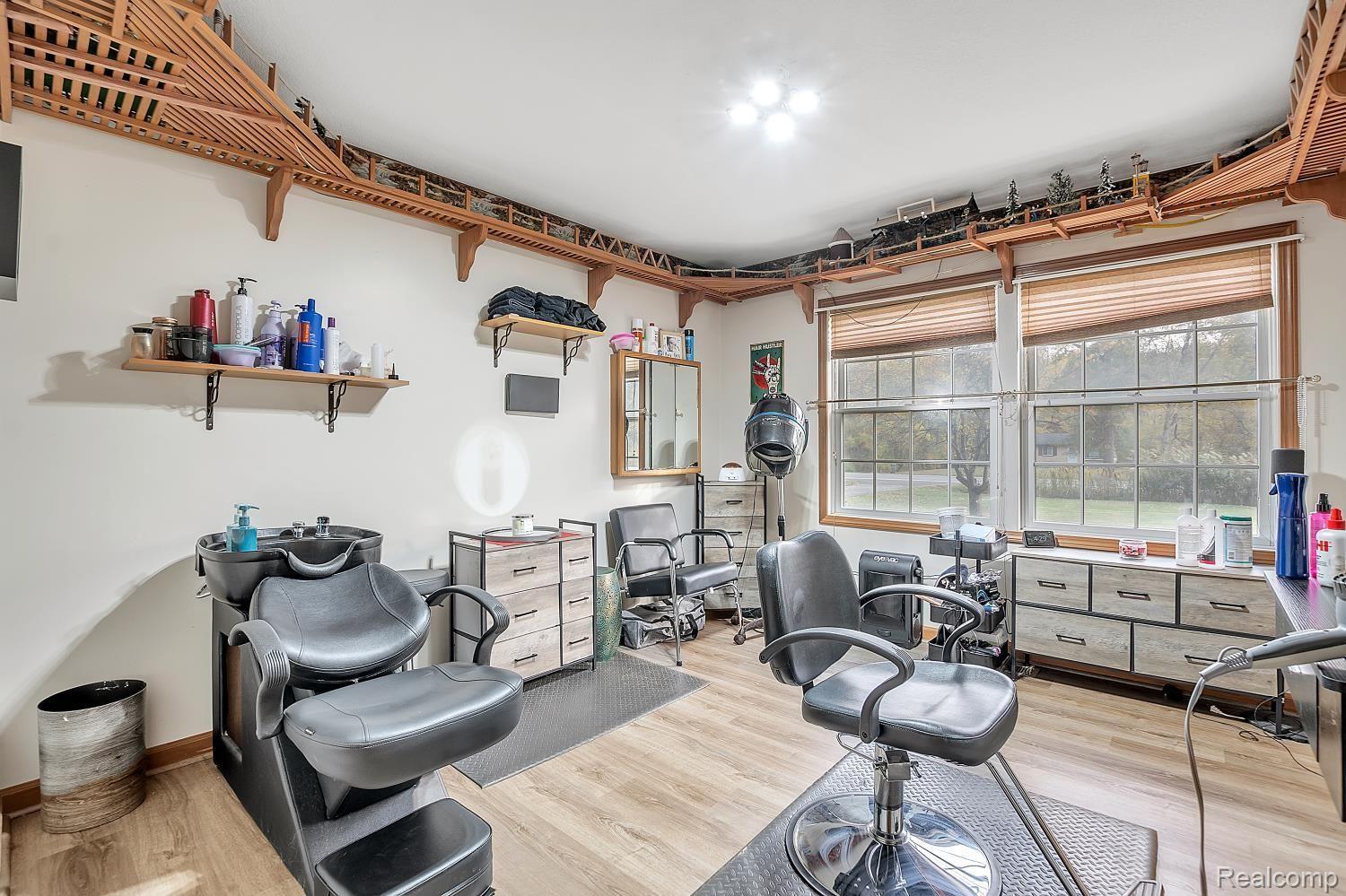 37040 South Huron Road New Boston, MI 48164 - Photo 21 of 27 Gallery Image 21