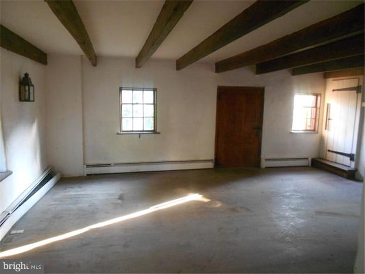 901 County Line Road Bryn Mawr, PA 19010 - Photo 6 of 10 Living Room