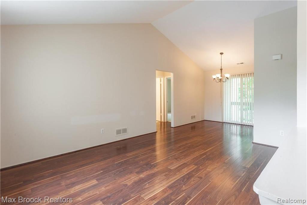 1623 Emerson Circle Rochester, MI 48307 - Photo 3 of 24