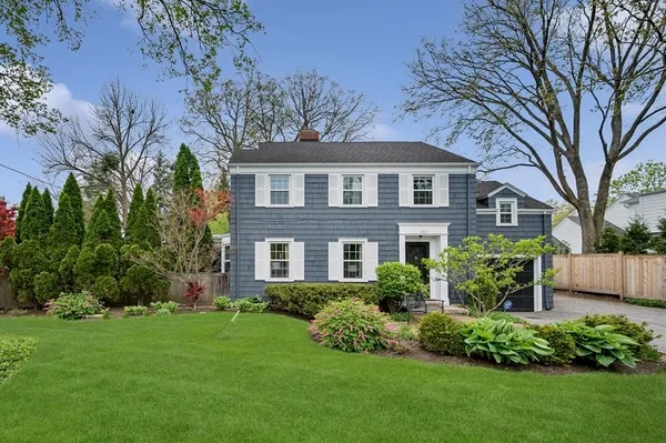 $895,000 | 588 Grove Street, Glencoe, IL 60022